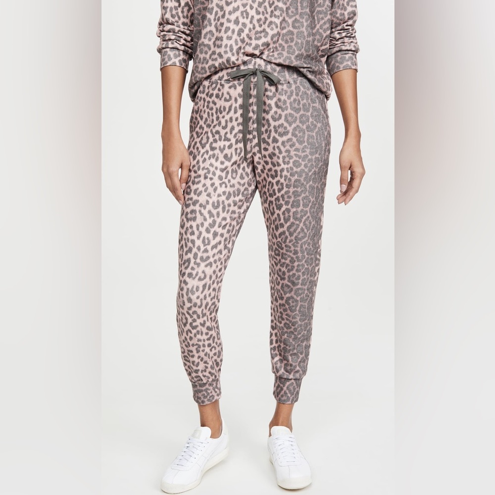 NWOT Sundry Leopard Pink Sweatpants Size 2